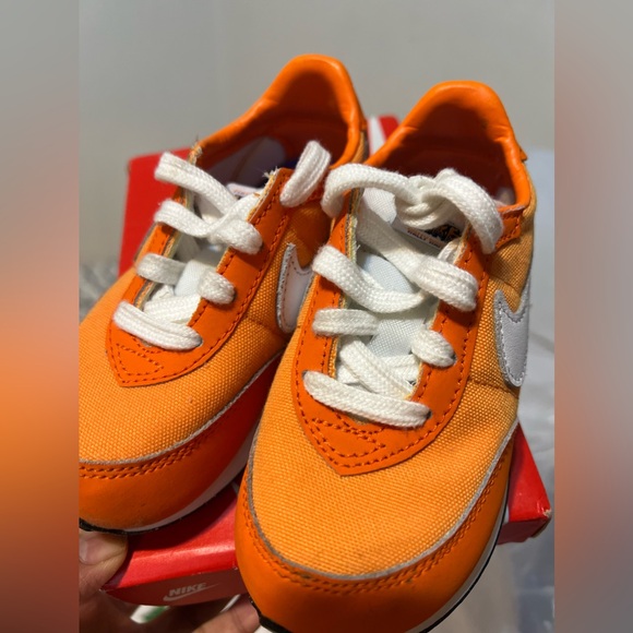 Nike - Picture 2 of 3